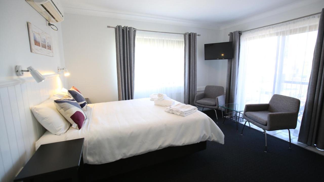 Hawks Nest Motel Екстериор снимка