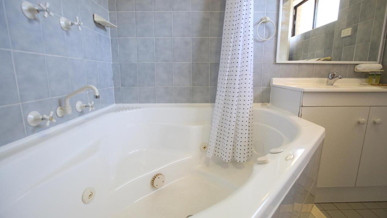 Hawks Nest Motel Екстериор снимка