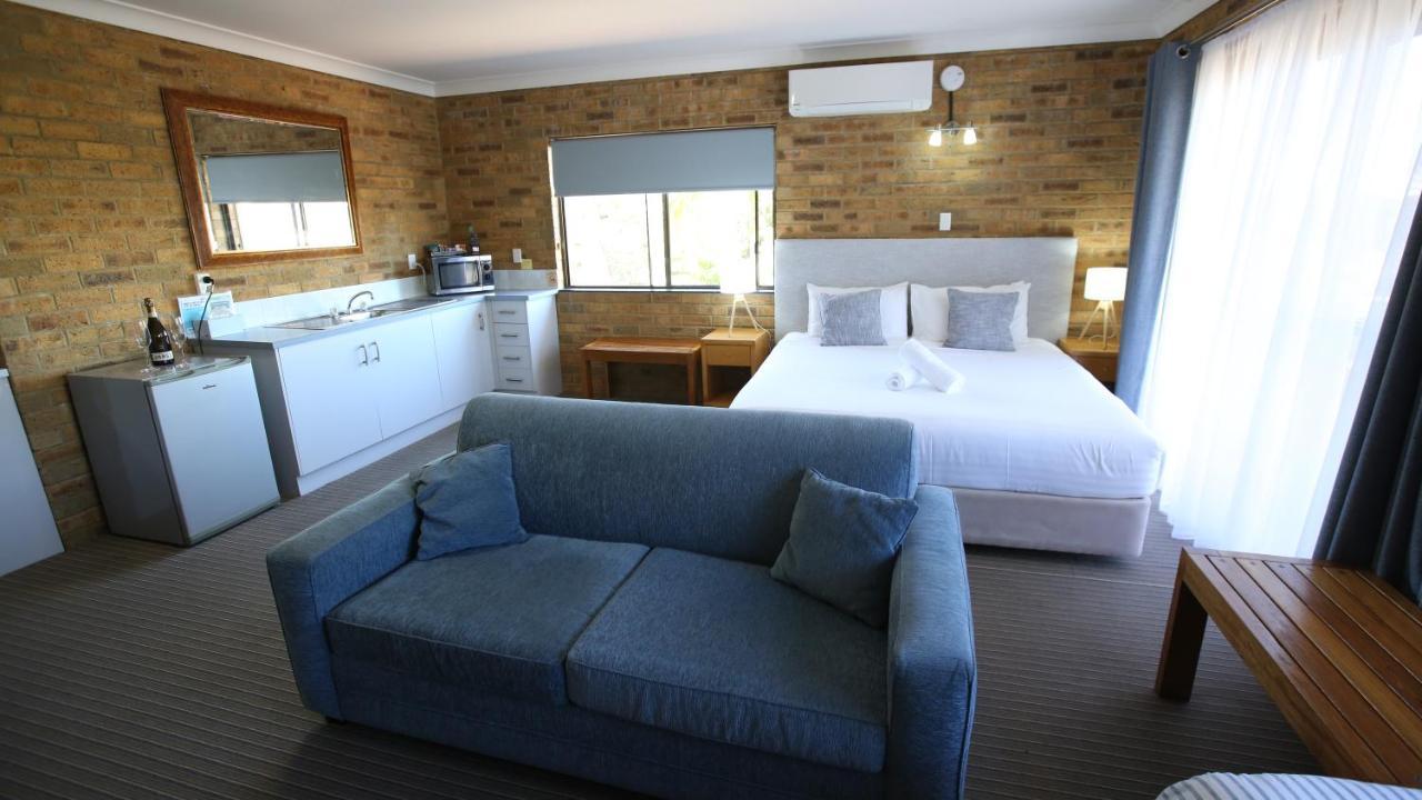 Hawks Nest Motel Екстериор снимка