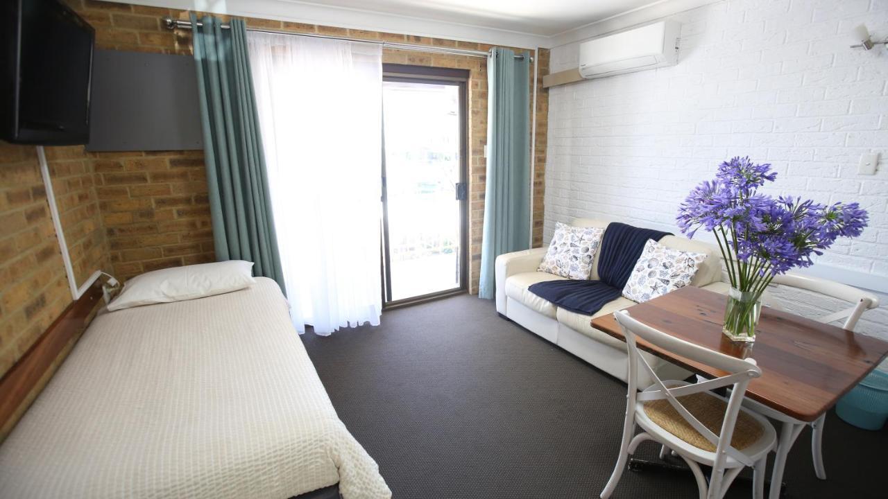 Hawks Nest Motel Екстериор снимка