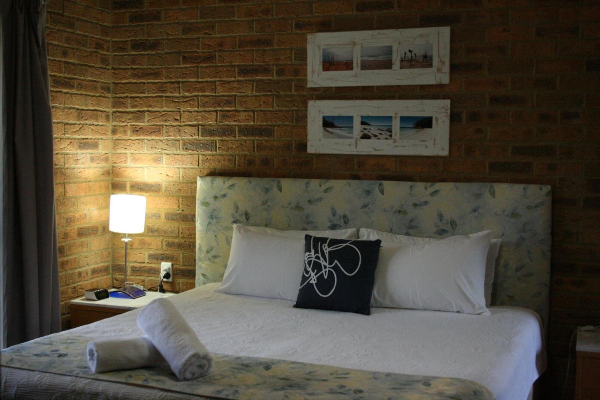 Hawks Nest Motel Екстериор снимка