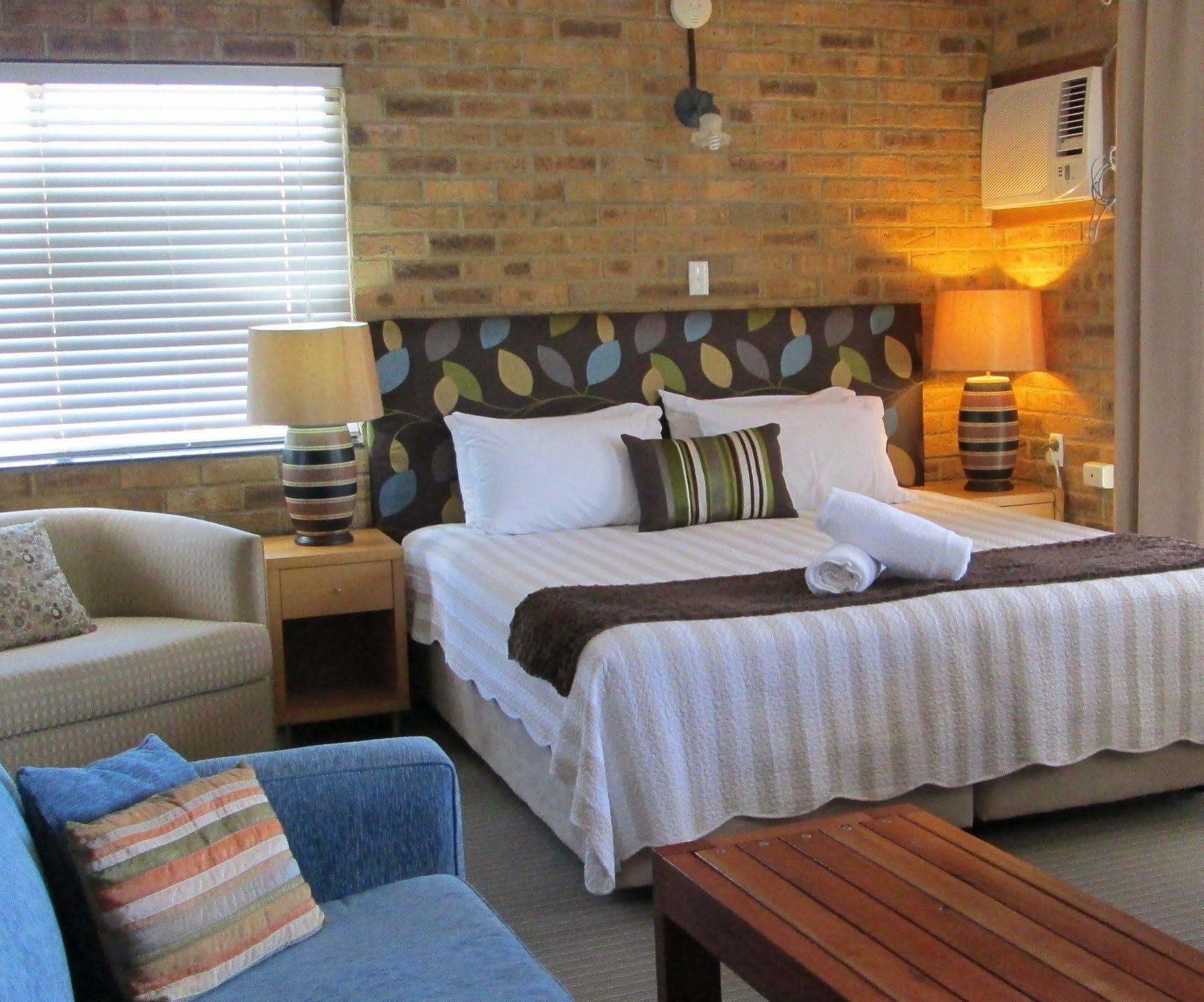 Hawks Nest Motel Екстериор снимка
